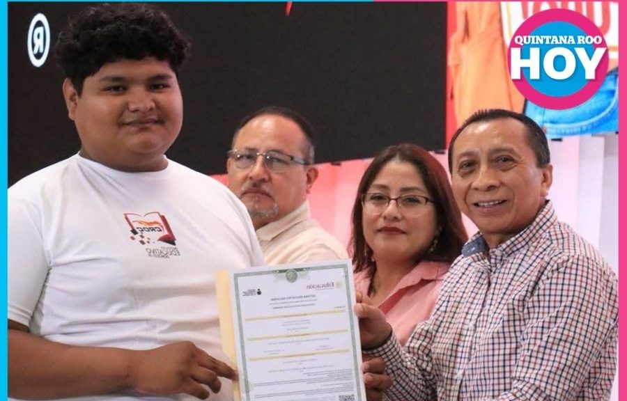 CROC Cancún entrega certificados a trabajadores