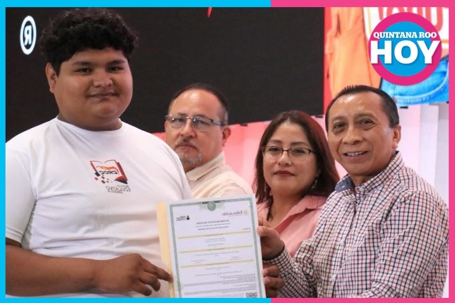 CROC Cancún entrega certificados a trabajadores
