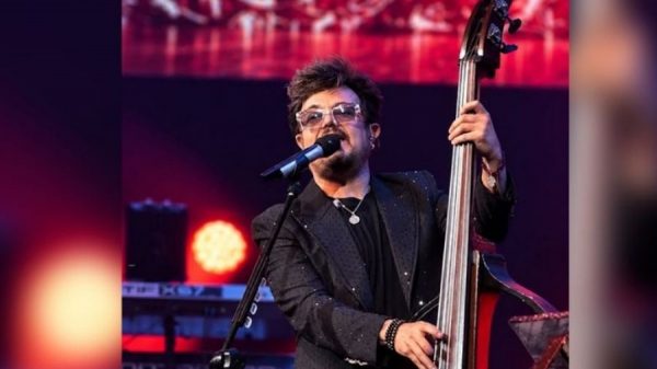 Aleks Syntek anuncia salida de México tras polémica