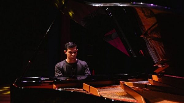 Amir Akil debut Playa: recital gratuito 20 septiembre