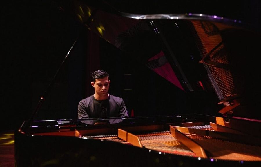 Amir Akil debut Playa: recital gratuito 20 septiembre