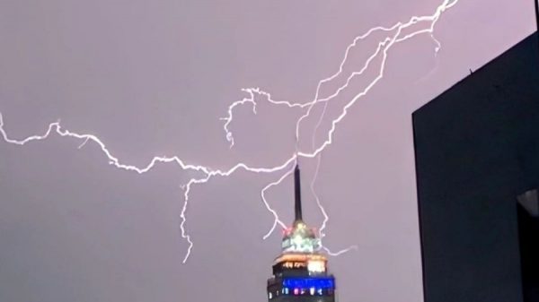 Reanudan operaciones del AICM tras tormenta eléctrica