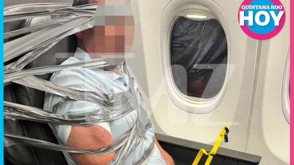Hombre detenido por pasajeros en vuelo Newark tras caos en avión