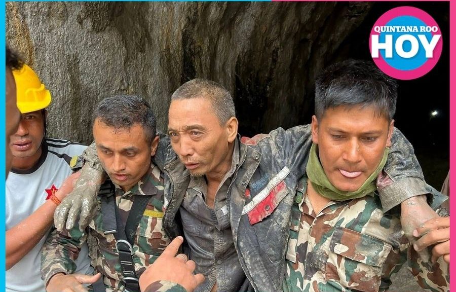 Rescatan con vida a dos trabajadores tras riadas en Nepal