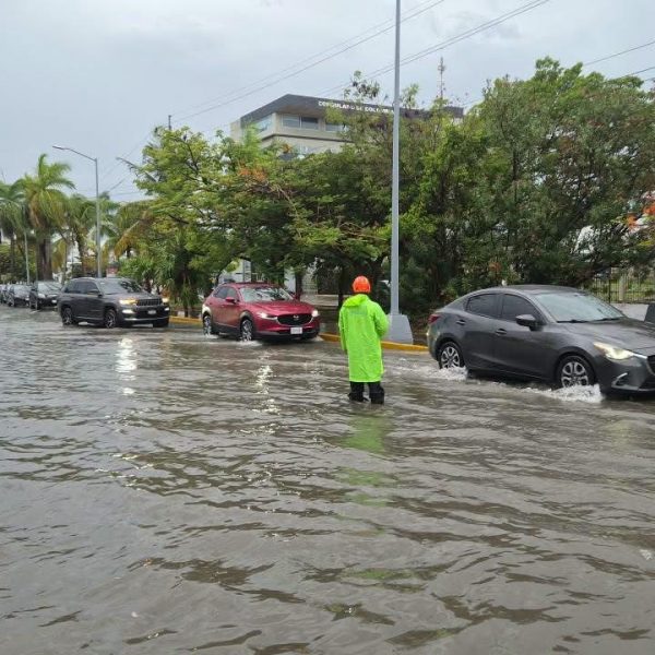 Lluvias ponen a prueba a Cancún y su infraestructura
