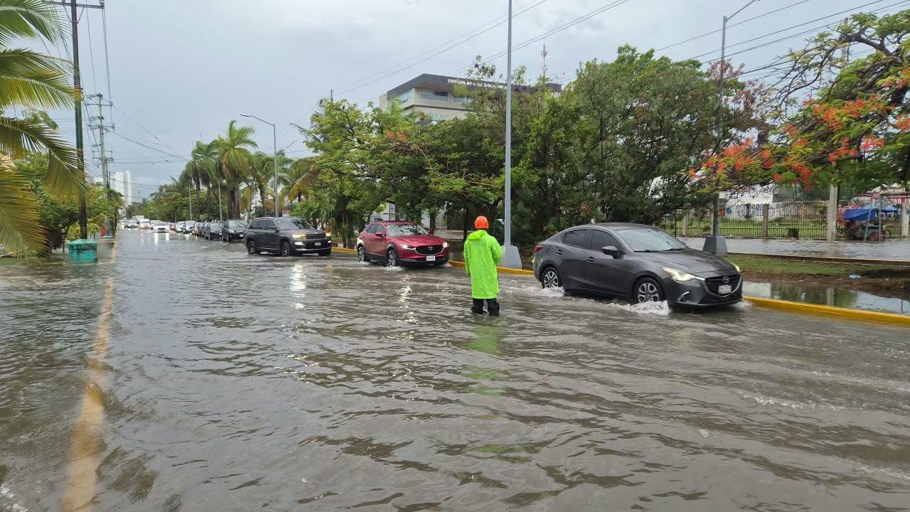 Lluvias ponen a prueba a Cancún y su infraestructura