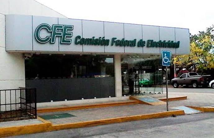 Vecinos de Cancún reclaman altos cobros de luz