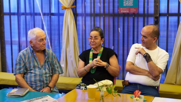 Café filosófico reflexiona sobre la nostalgia en Cancún