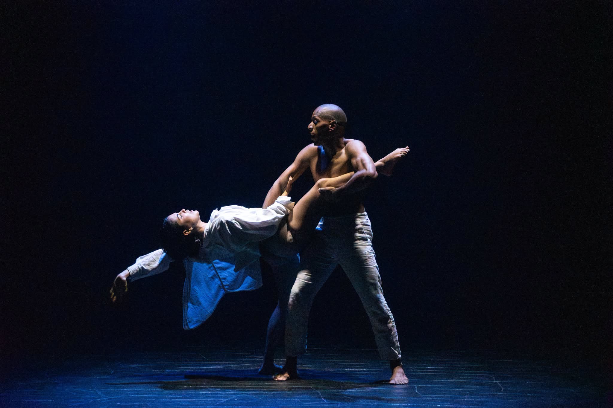 GENESIS llega al CCX con danza-teatro en Cancún