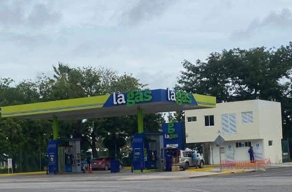 El contador José Polanco Bueno advirtió que Quintana Roo enfrenta limitaciones de conectividad y servicios bancarios ante la transición hacia pagos digitales en gasolineras.