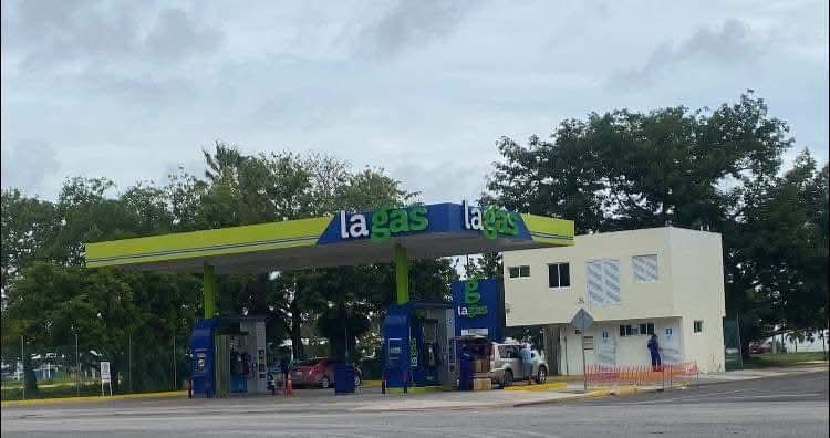 El contador José Polanco Bueno advirtió que Quintana Roo enfrenta limitaciones de conectividad y servicios bancarios ante la transición hacia pagos digitales en gasolineras.