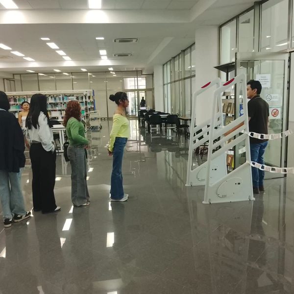 UQROO suma 140 estudiantes en modalidad mixta