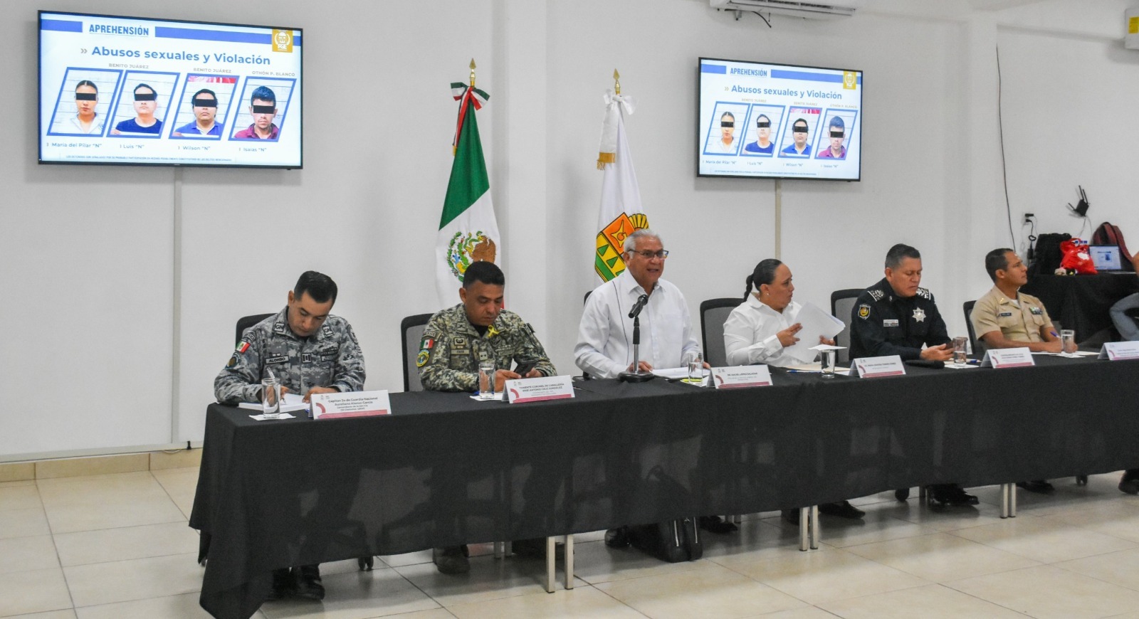 Detienen a 4 policías por desaparición de jóvenes
