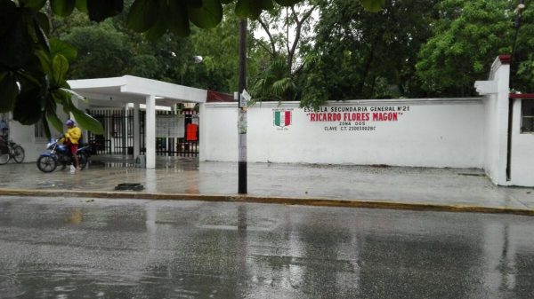 Lluvias afectan clases y movilidad en Cancún