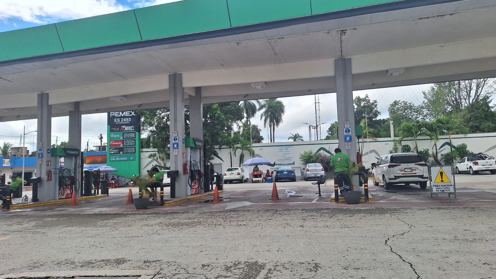 Desabasto de gasolina genera filas en Felipe Carrillo Puerto