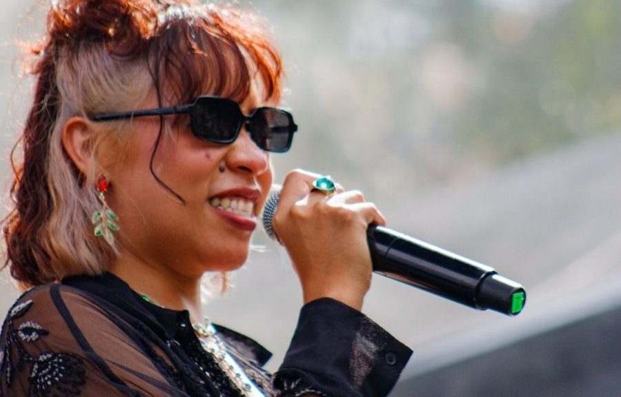 Airi Varela lleva el reggae en maya a Los Pinos