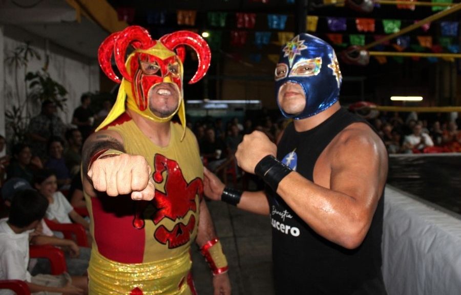 Lucha libre y gastronomía se unen en Cancún