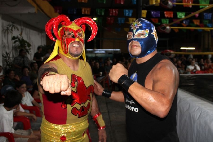 Lucha libre y gastronomía se unen en Cancún