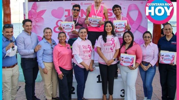 Carrera Rosa participantes en Puerto Morelos contra cáncer de mama