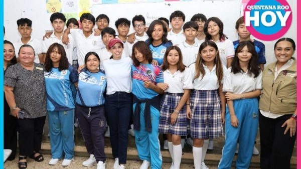 Cancún entrega 75 mil pares de tenis a estudiantes de escuelas públicas