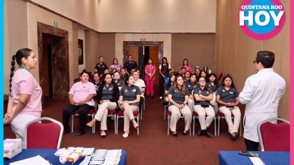 Blanca Merari acerca servicios de salud a mujeres del sector turístico