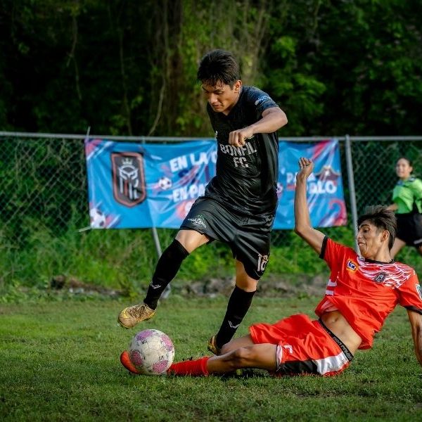 Ejidatarios de Bonfil golea 4-1 a Búhos de Puerto Morelos