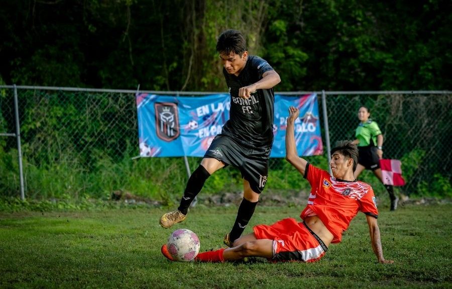 Ejidatarios de Bonfil golea 4-1 a Búhos de Puerto Morelos