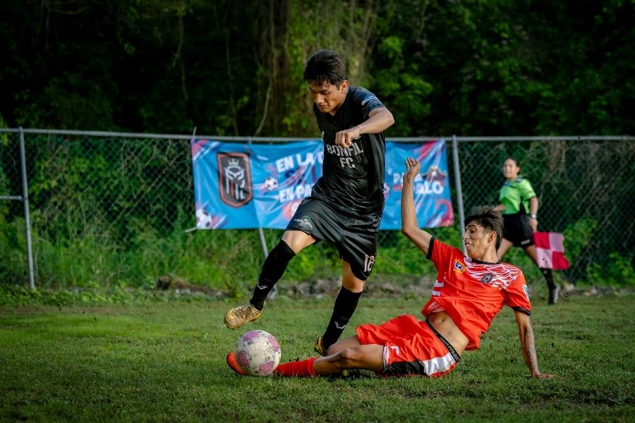 Ejidatarios de Bonfil golea 4-1 a Búhos de Puerto Morelos