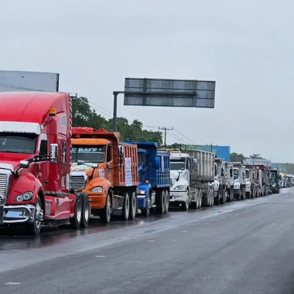 Protesta de transportistas afecta la carretera 307