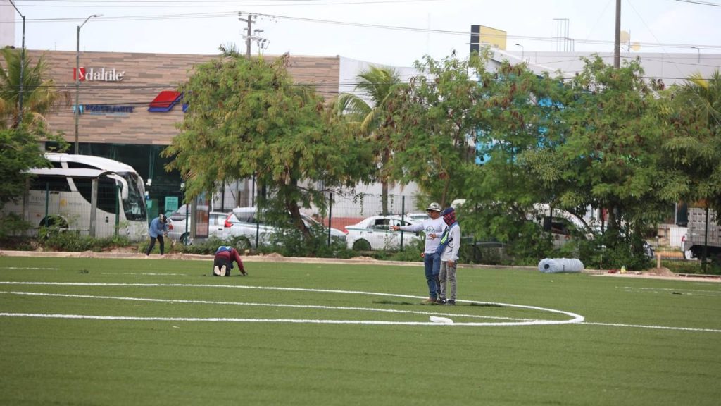 Advierten sanciones por alcohol en canchas de Cancún