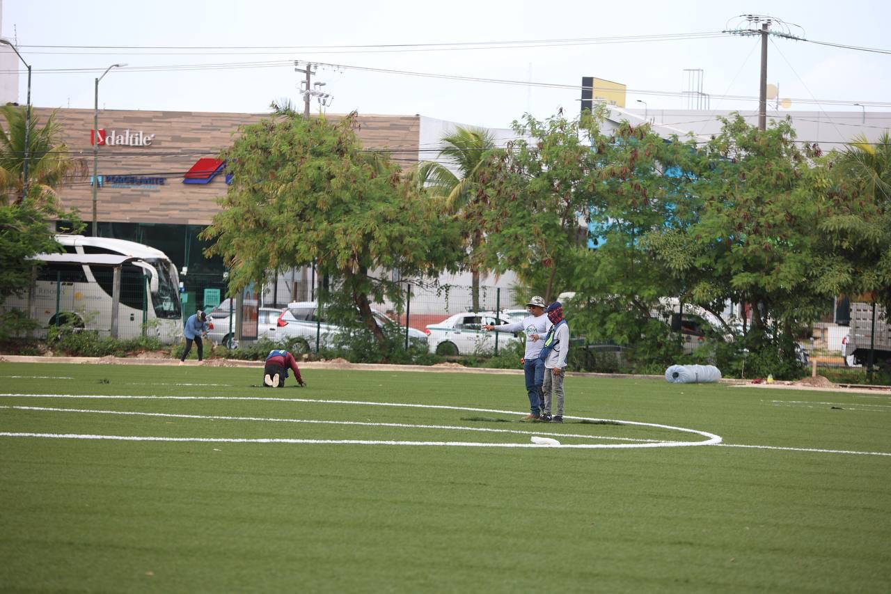 Advierten sanciones por alcohol en canchas de Cancún