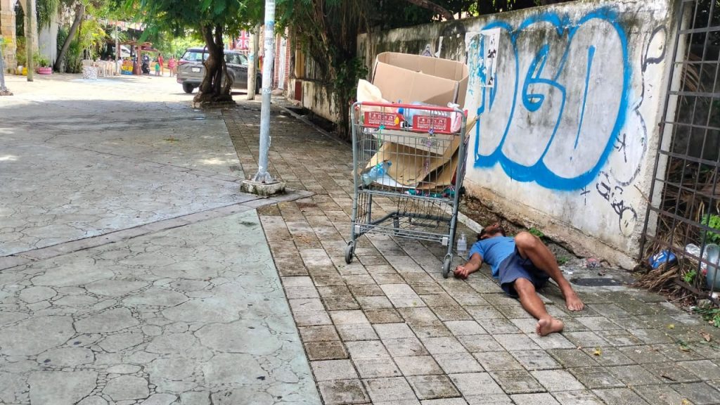 IMCA atiende a cerca de 130 hombres en situación de calle en Cancún