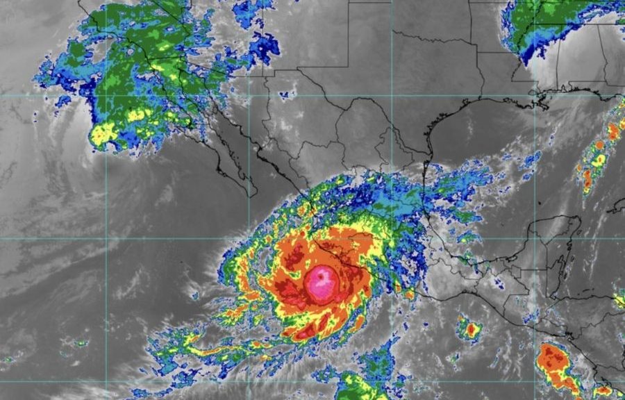 Huracán Simón categoría 4 amenaza costas del Pacífico