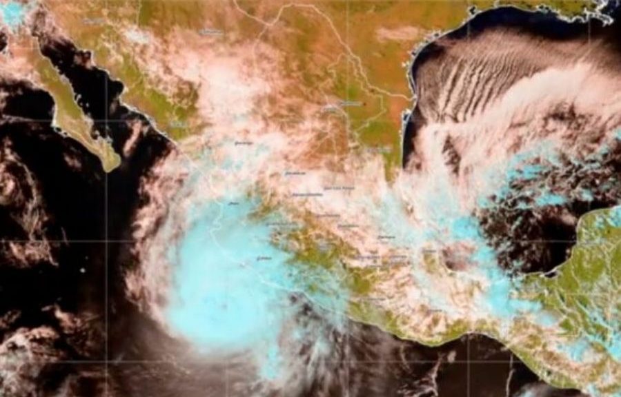 Trudy vuelve a categoría 2 y mantiene en alerta al Pacífico