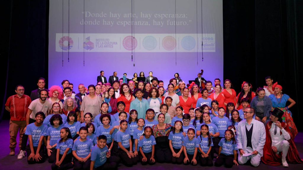Teatro de la Ciudad celebra dos años con gran gala
