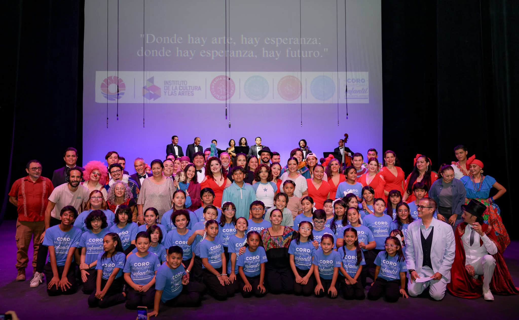 Teatro de la Ciudad celebra dos años con gran gala