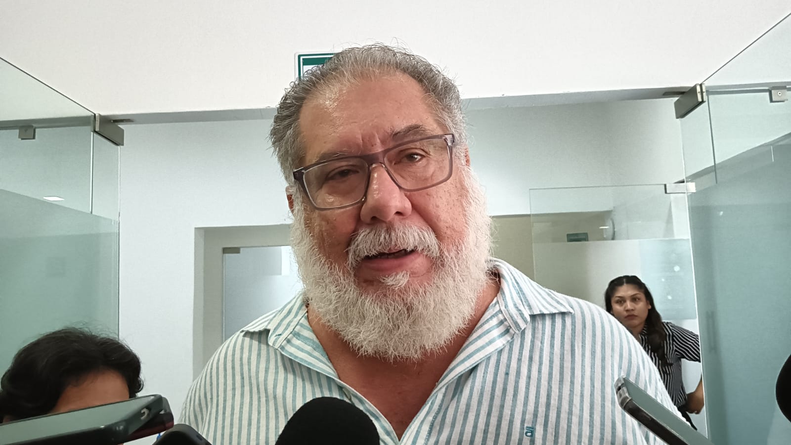 Amatur pide eliminar revisión aduanera en aeropuertos