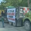 Volqueteros de Cancún protestan contra camiones piratas