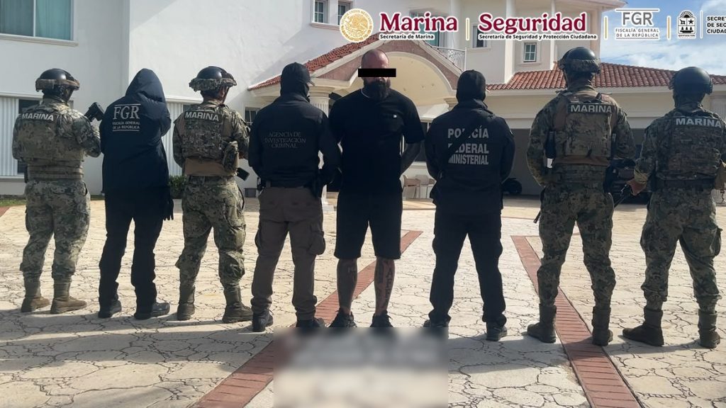 Detienen en Cancún a presunto líder criminal; aseguran armas y droga