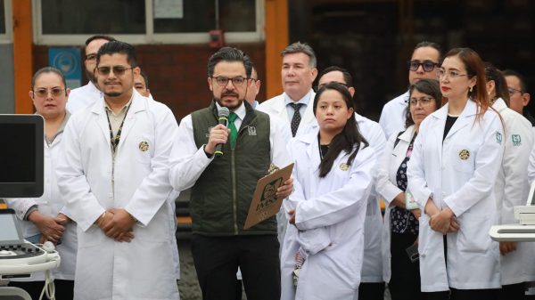 IMSS distribuye 47 equipos médicos en 19 estados