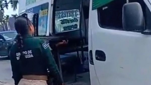 Detienen a hombre por amenazas en transporte público