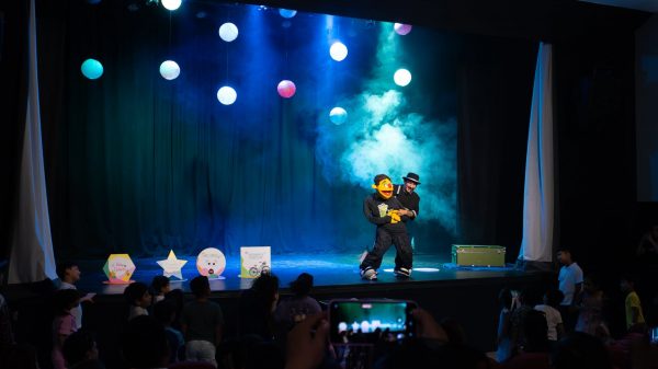 Mr. Leo se despide del Teatro 8 de Octubre