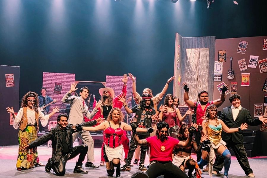 “La Era del Rock” enciende el escenario con talento local