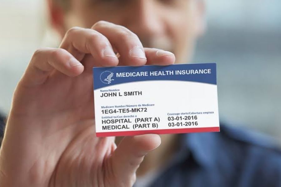 Trump anuncia pago de 90 dólares para Medicare